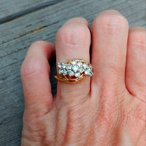 18k GE Flower Cluster Ring size 5